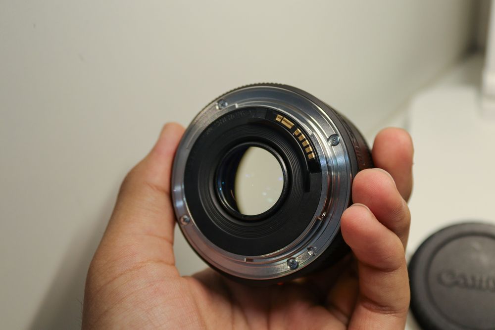 Canon EF 50mm f/1.8 STM обьектив
