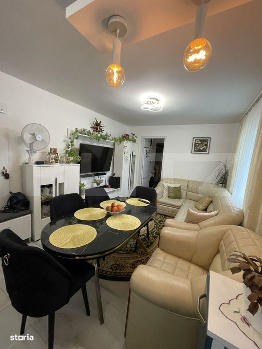 Microapartament de vanzare, 2 camere, etaj 3 - zona Centrala