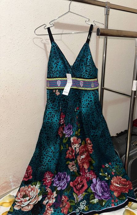 Продаётся новый летний платье