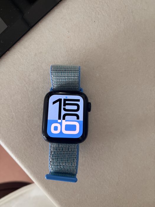 Часы Apple Watch SE