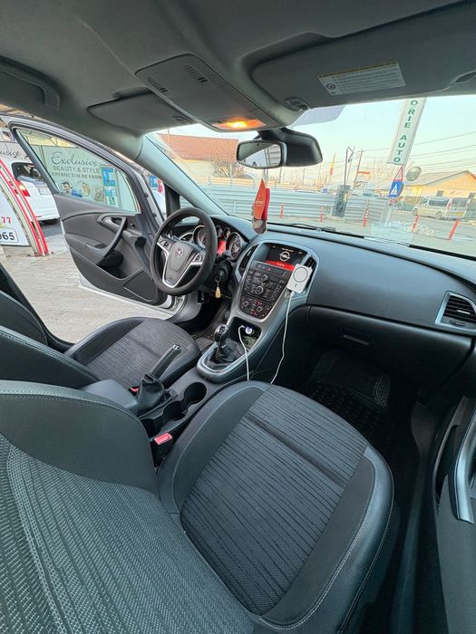 Opel Astra J / 2015 / Diesel / Proprietar / 2 Chei / Impecabila