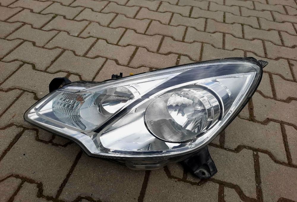 Оригинален десен фар за Citroen C3 (2009-2016) Продавам оригинален дес
