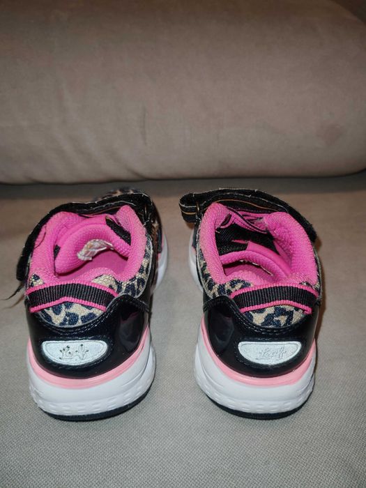 Pantofi sport cu luminite - marimea 26