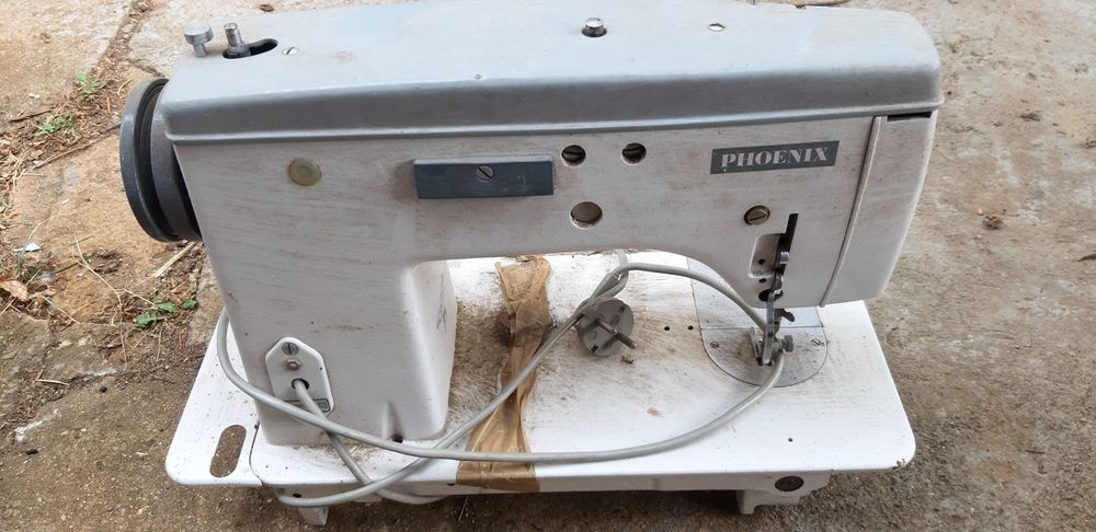 Стара Шевна машина Phoenix universa