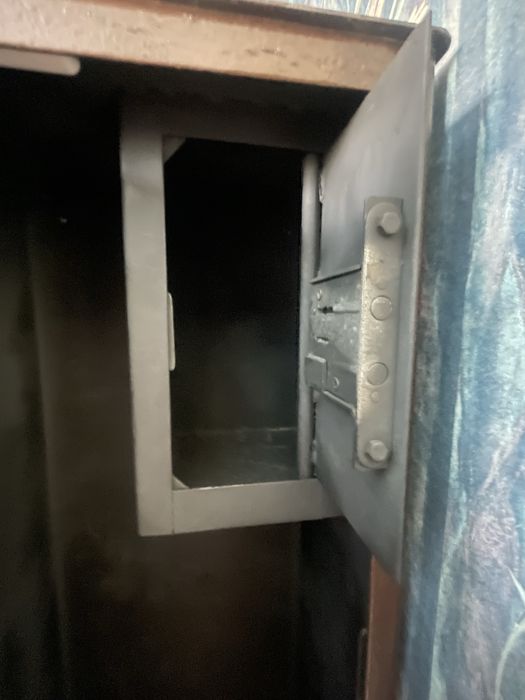 Сейф металлический