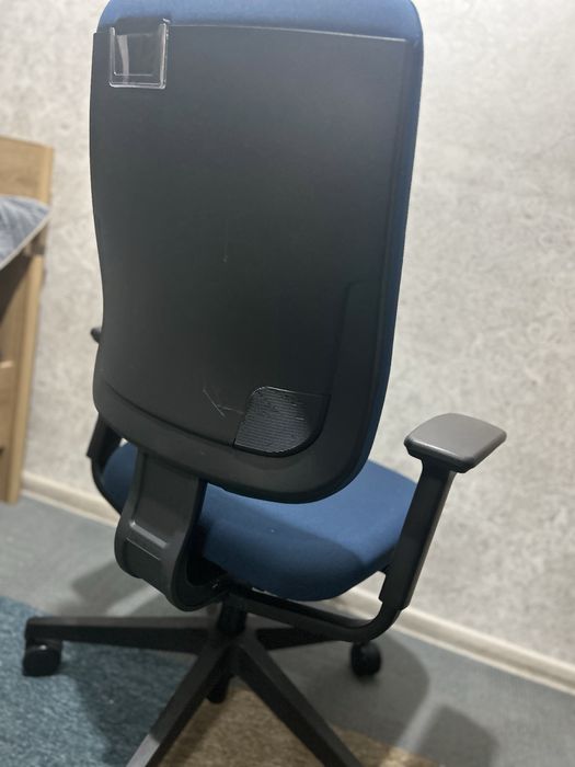 продам новое офисное кресло