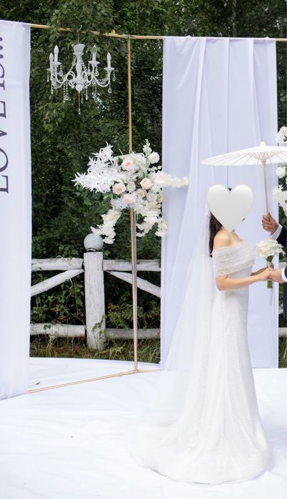 Свабедное платье в идеальном состоянии