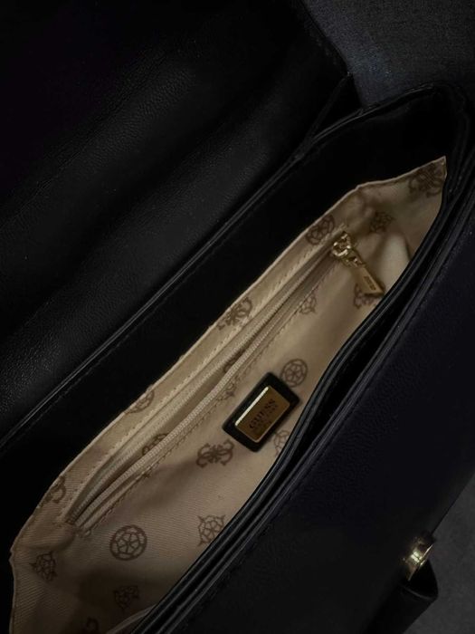 Дамска чанта ,,GUESS"