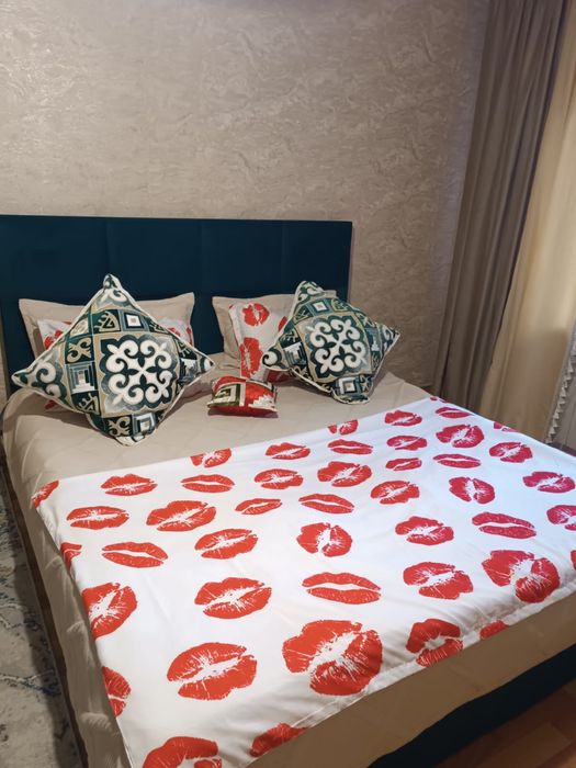 Сдам квартиру по суточно Назарбаева дом 43 квартира чистая  тёплая .