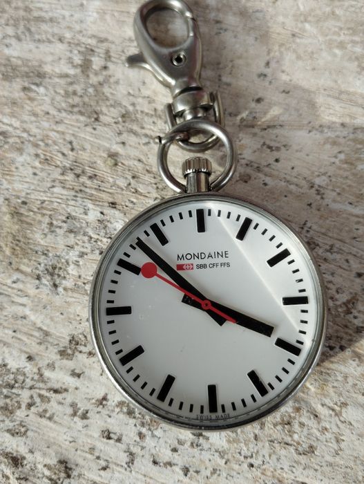 Швейцарски часовник Mondaine