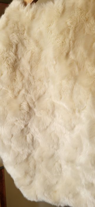 Vesta scurta pufoasa / bolero din blana