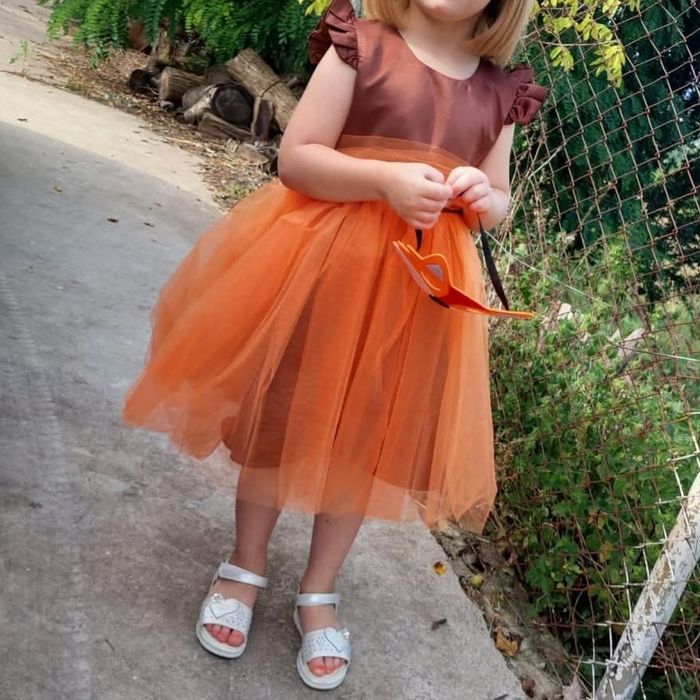 ROCHIȚĂ FETIȚĂ  Tul și tafta