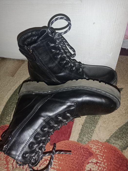 Ботинки  37 размер