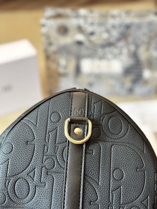 Пътна чанта на Диор