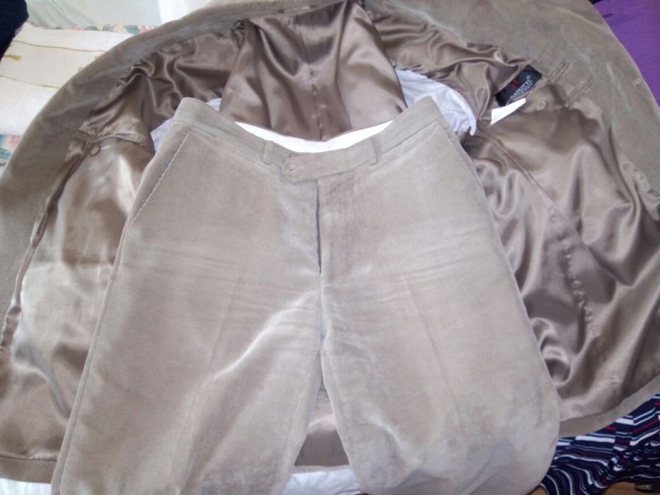 Costum raiat Barotti