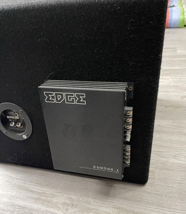 Продам Сабвуфер jbl