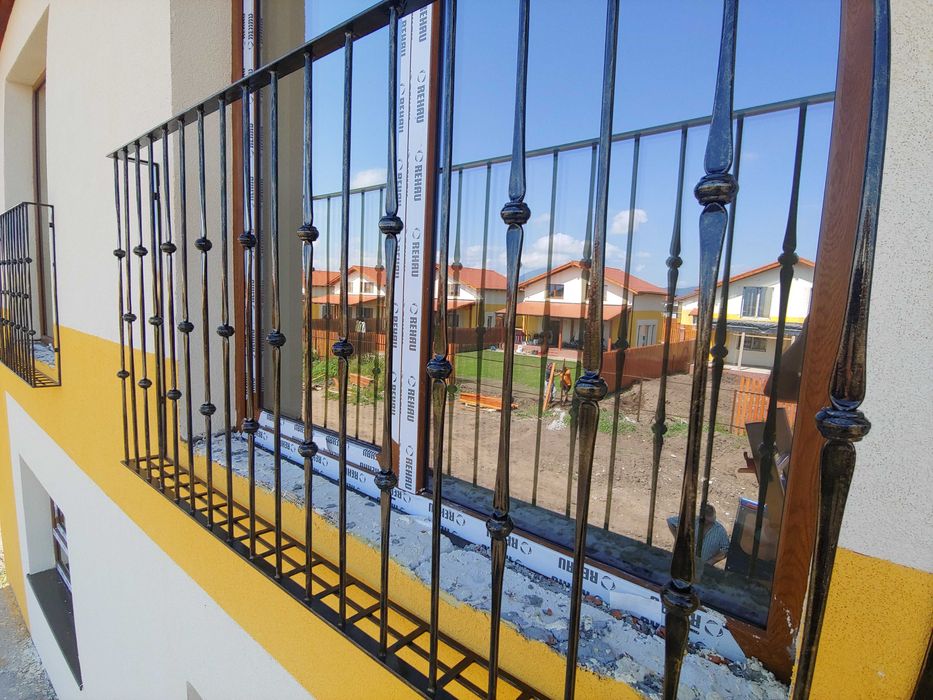 Lucrări fier forjat la comandă – Porți, garduri, balustrade