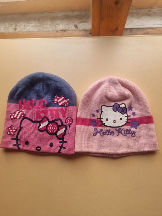 Шапка Кирил 54 размер за момиче   2 бр за 5 лв