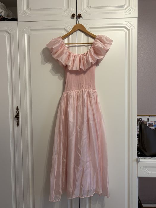 Женская одежда, платья