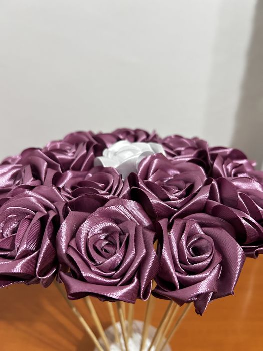 Flori din satin