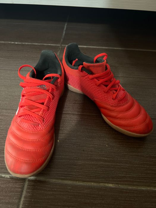 Кроссовки для фудзала