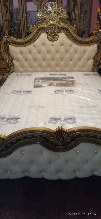 Divan sotiladi ozgina ishlagan