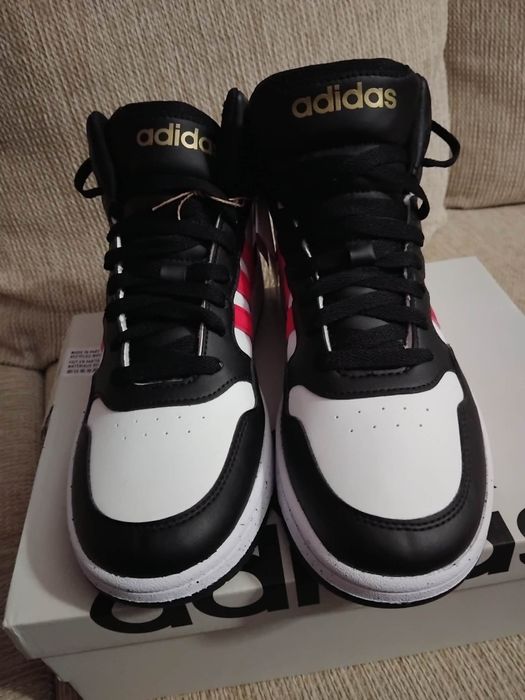 Мъжки кецове Адидас номер 40