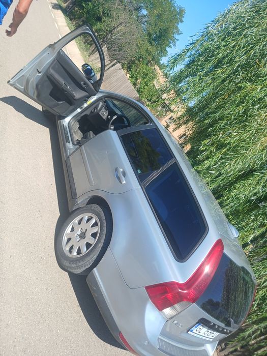 Vând V50an 2008 mai multe detalii la telefon  0757858700