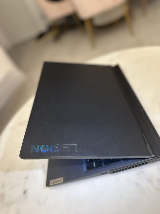 Laptop LEGION Lenovo seria 5