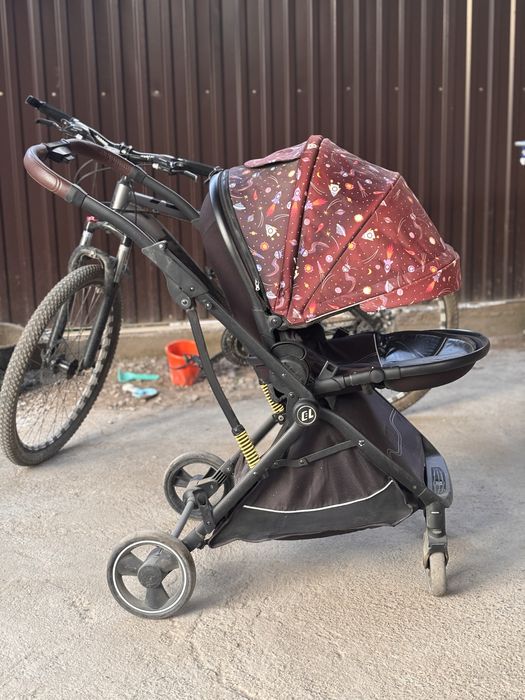 Прогулочная коляска