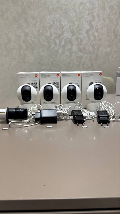 Xiaomi камера c400 + 64GB карта памяти SanDisk + блок питания