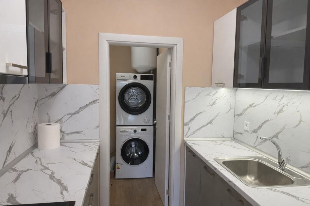 Дава се под наем Двустаен апартамент в София, Люлин 5 - 72 кв.м за 638.01 € - Снимка #3