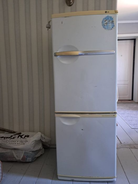 Продам холодильник LG