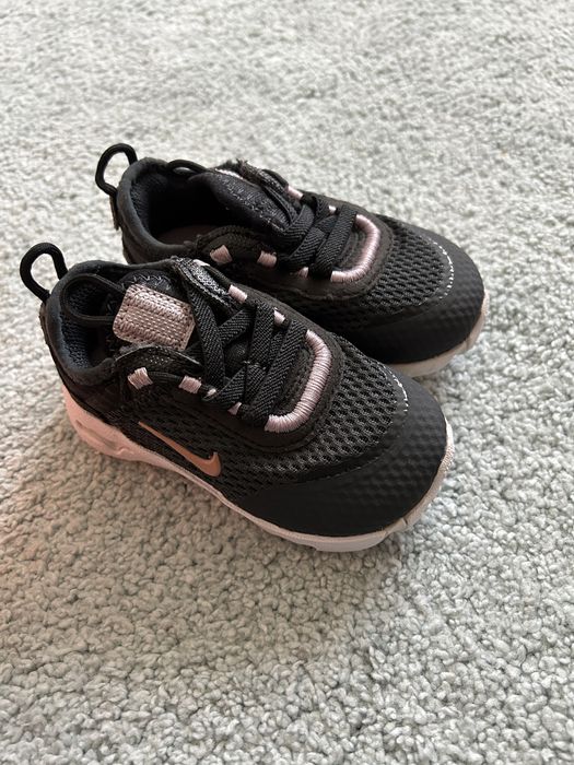 Adidasi nike noi , marimea 21