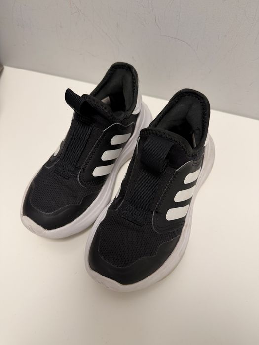 Кроссовки adidas, 30 размер