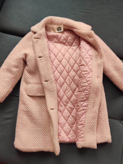 Продам пальто для девочки