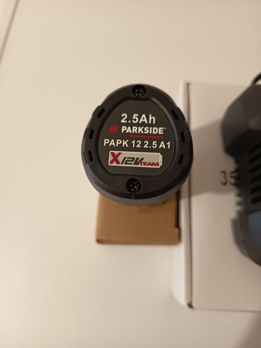 12 V -2.4/ 4.5 Ah / Батерия и зарядно Parkside/Парксайд Performance