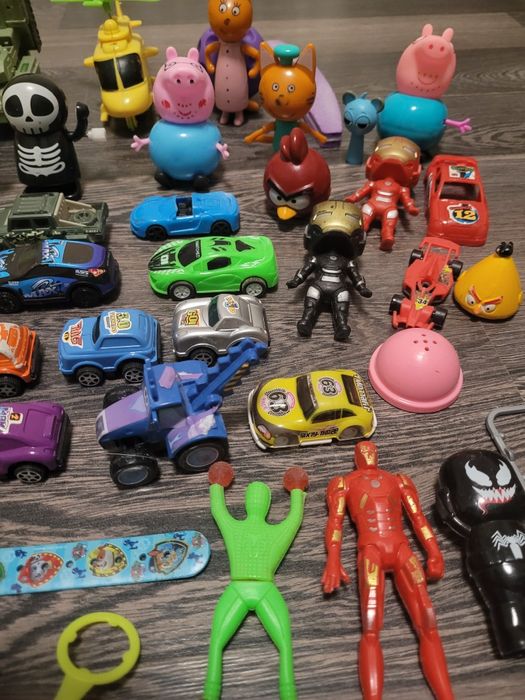 Игрушки разные все за 4000