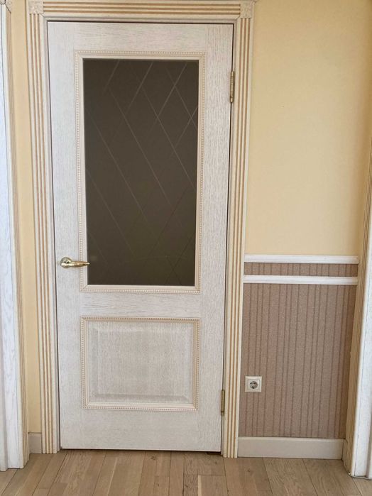 Двери межкомнатные б/у