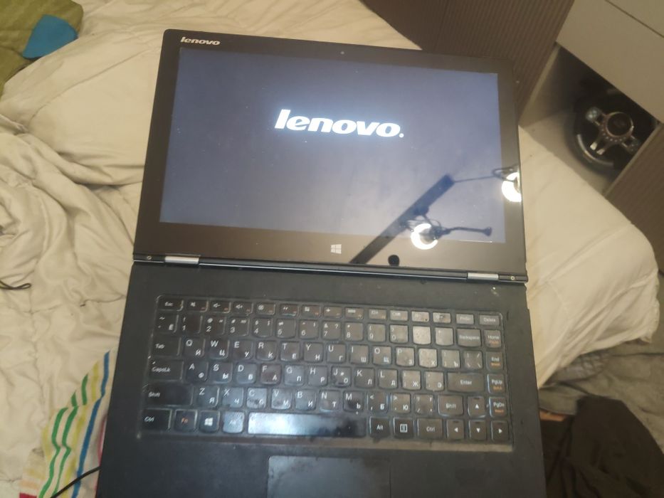 Ноутбуке Lenovo yoga