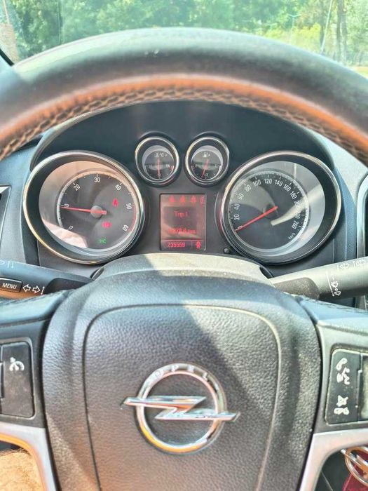 Opel Astra J || 1.7cdti 2010