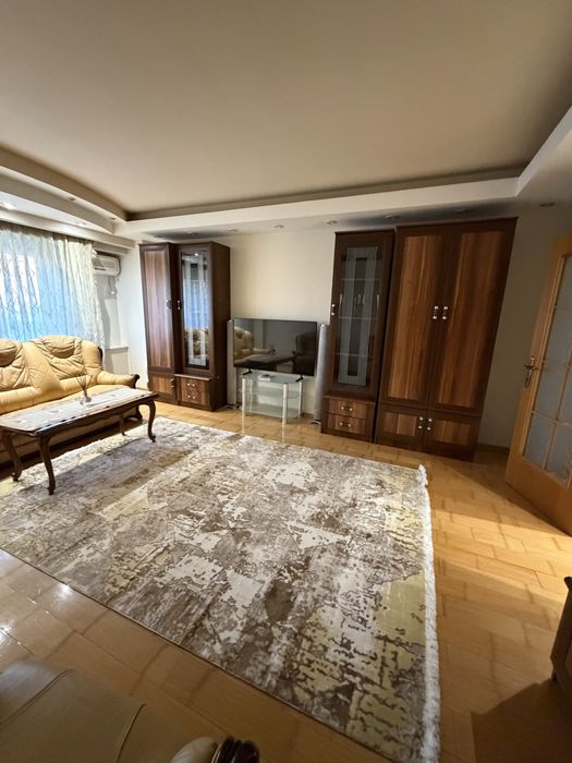 Inchiriez apartament 3 camere Bd Mircea Voda