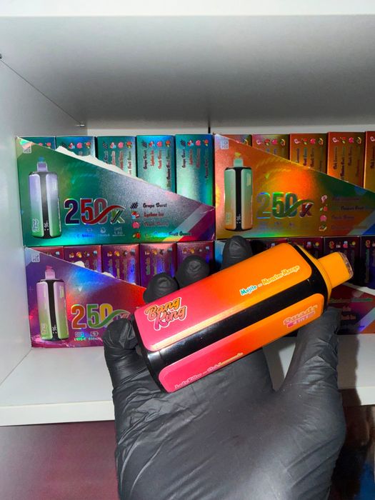 Vape 250.000 Puffs 4 Arome Reincarcabil Display