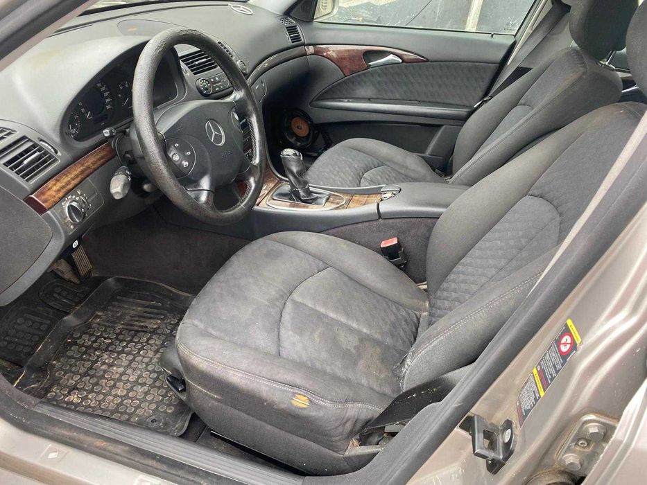 dezmembrez mercedes w211/bara fata w211/faruri w211/capota w211