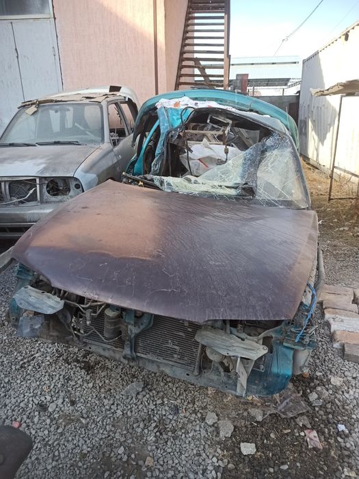 Запчасти mazda Cronos