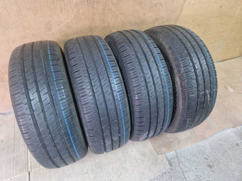4 Hankook R15 C 215/65/ 
летни бусови гуми DOT1719