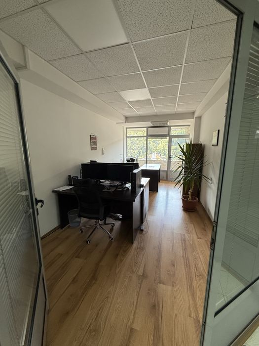 Дава се под наем Офис в Смолян, Нов център - 340 кв.м за 408000 € - Снимка #3