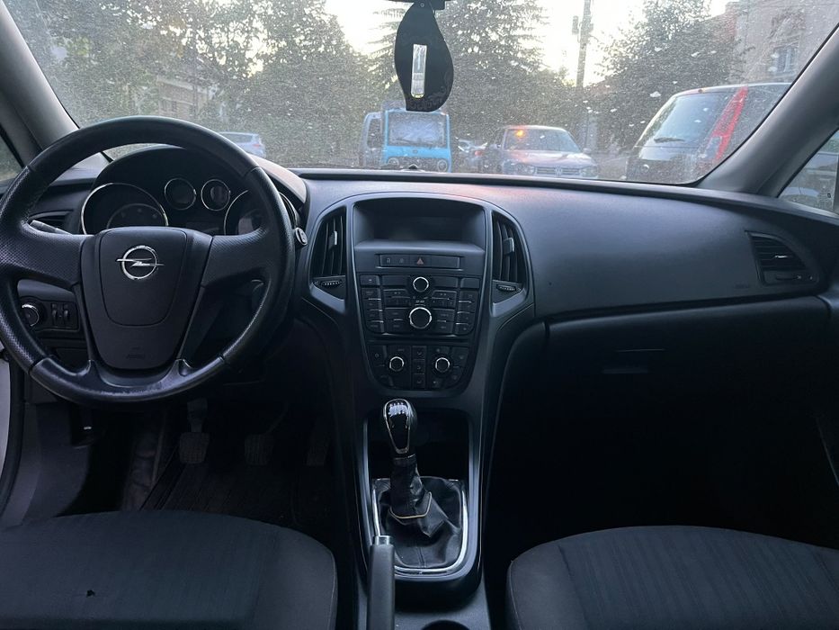 OPEL Astra 2011 — imagine 4