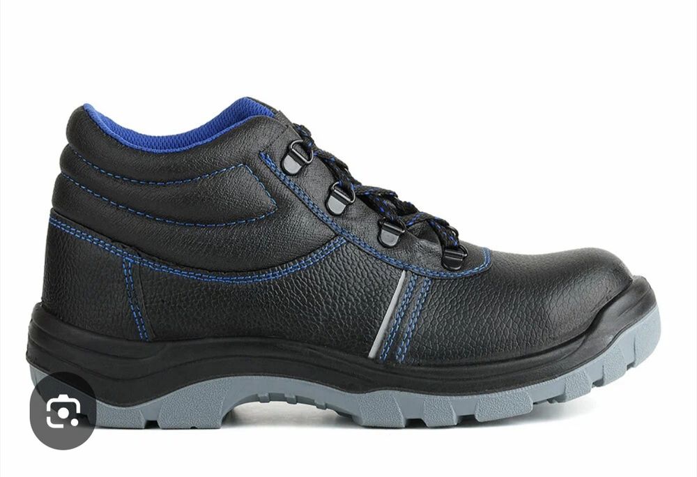 Спец одежда обувь 40 41 42 р каждая 5000