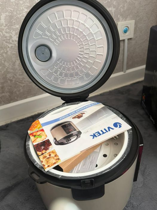 Мультиварка Vitek VT-4209 5л